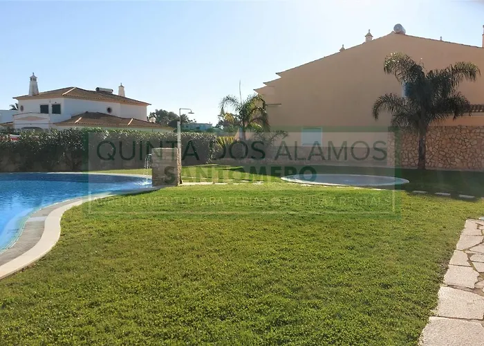 Moradia Townhouse Rosal 2 Nyaraló